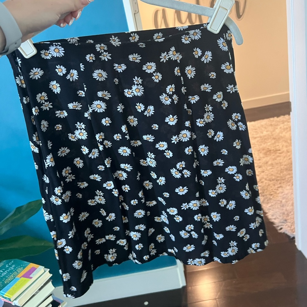 American eagle black flower skirt